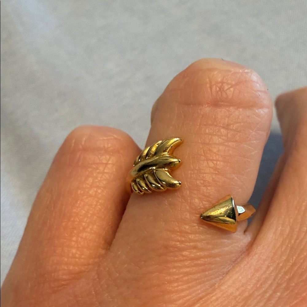 Stella & Dot Gold Open Arrow Band Ring - Women Jewelry